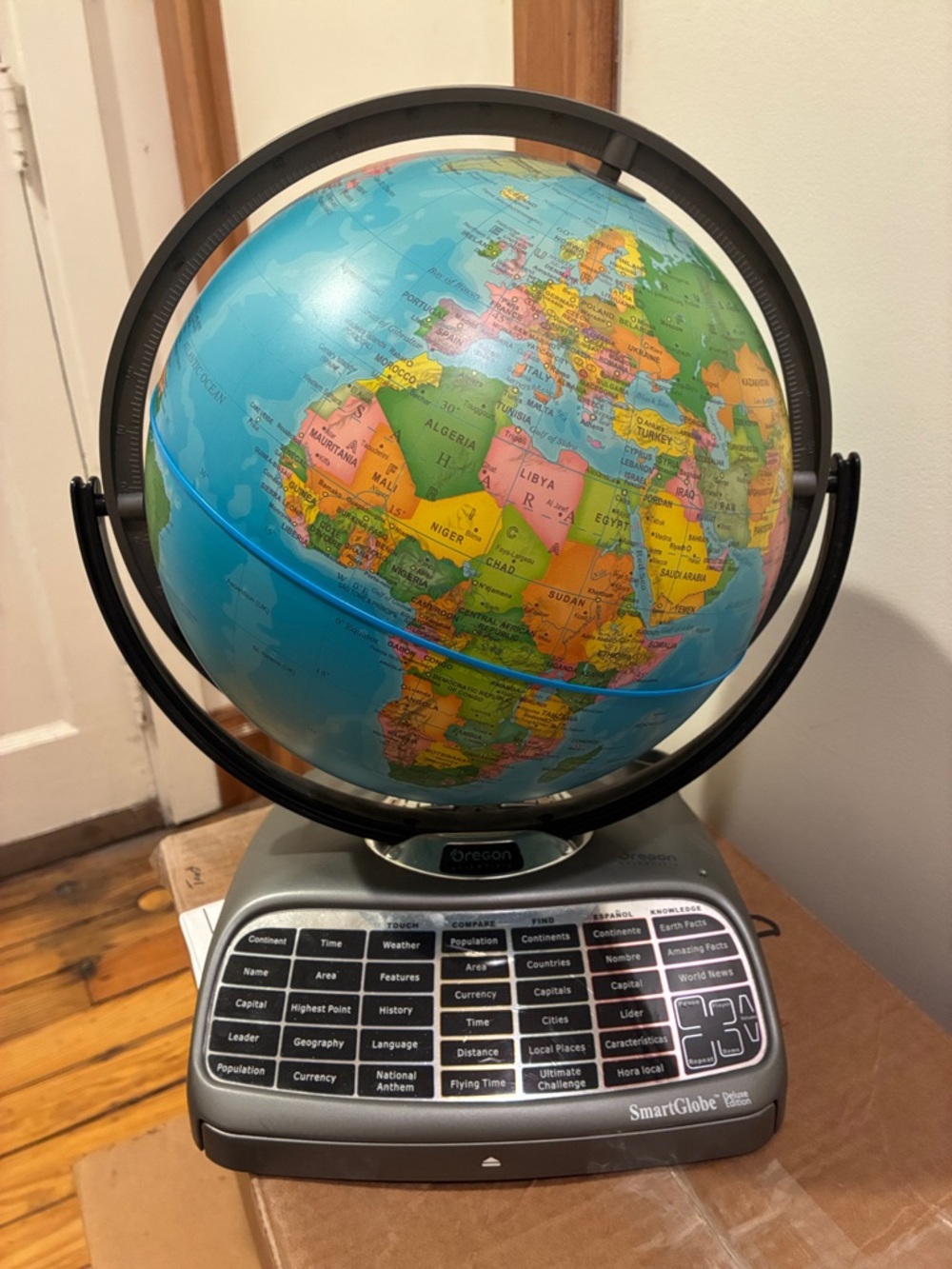 Oregon Scientific SmartGlobe Delux Edition Internet-updateable, missing parts.